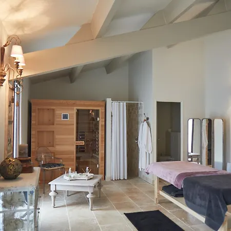 Le Pre De L'aube Bed & Breakfast 4*