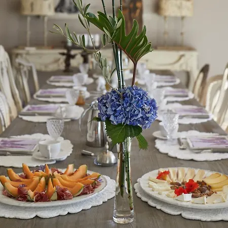 Le Pre De L'aube Bed & Breakfast 4*