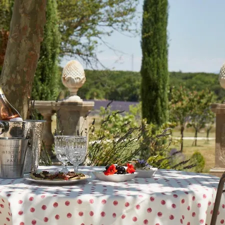 Le Pre De L'aube Bed & Breakfast