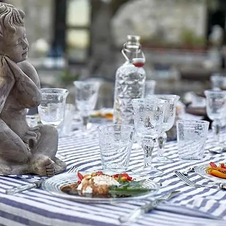 Le Pre De L'aube Frühstückspension 4*