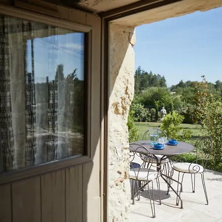 ベッド・アンド・ブレックファスト Le Pre De L'aube